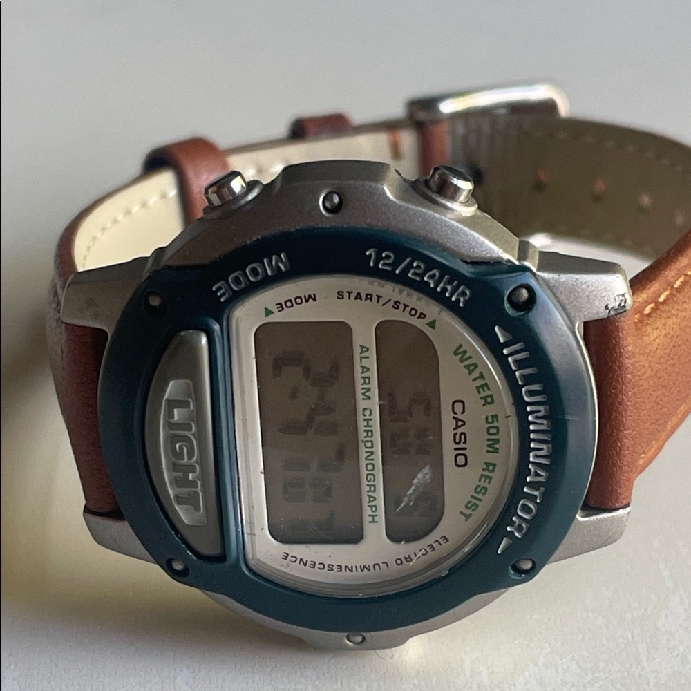Casio LW-22H Illuminator Watch with brown Strap - Picture 7 of 7